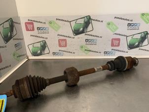 Used Front drive shaft, right Renault Clio II (BB/CB) 1.4 16V Price € 25,00 Margin scheme offered by Autodemontagebedrijf R. Poeste B.V.