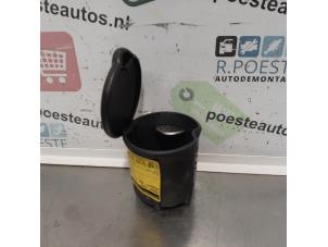 Used Front ashtray Renault Zoé (AG) 65kW Price € 10,00 Margin scheme offered by Autodemontagebedrijf R. Poeste B.V.