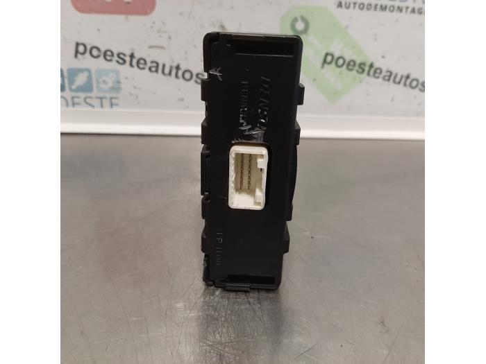 Begagnade Modul (diverse) Renault Zoé (AG) 46kW Pris € 55,00 Marginaltabell erbjuds av Autodemontagebedrijf R. Poeste B.V.