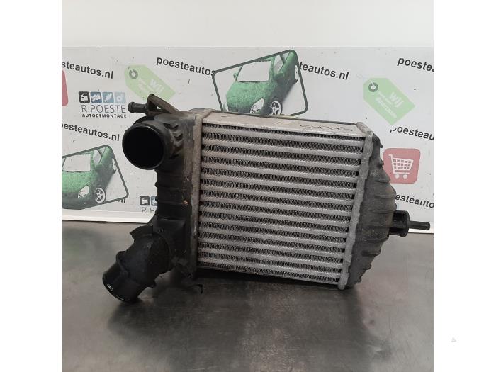 Gebrauchte Ladeluftkühler Fiat Punto II (188) 1.9 JTD 80 ELX 3-Drs. Preis € 30,00 Margenregelung angeboten von Autodemontagebedrijf R. Poeste B.V.