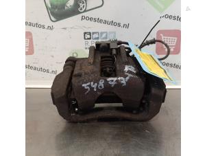 Used Front brake calliper, right Mercedes Vaneo (W414) 1.9 Price € 30,00 Margin scheme offered by Autodemontagebedrijf R. Poeste B.V.