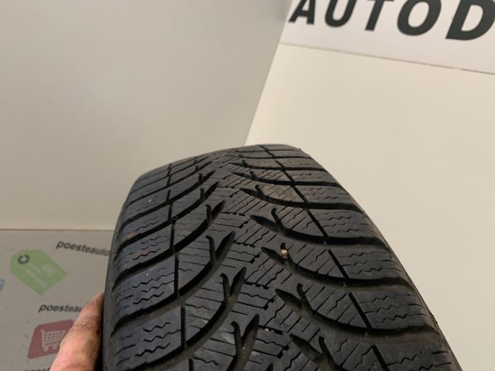 Llanta y neumático de invierno de un Skoda Citigo 1.0 12V 2019