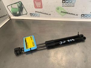 Gebrauchte Set Gasdämpfer Heckklappe Skoda Citigo 1.0 12V Preis € 20,00 Margenregelung angeboten von Autodemontagebedrijf R. Poeste B.V.