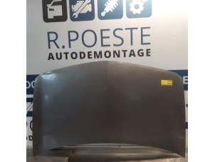 Gebrauchte Motorhaube Renault Megane II Grandtour (KM) 2.0 16V Preis € 100,00 Margenregelung angeboten von Autodemontagebedrijf R. Poeste B.V.