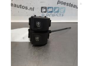 Used Electric window switch Renault Clio IV (5R) 0.9 Energy TCE 90 12V Price € 20,00 Margin scheme offered by Autodemontagebedrijf R. Poeste B.V.