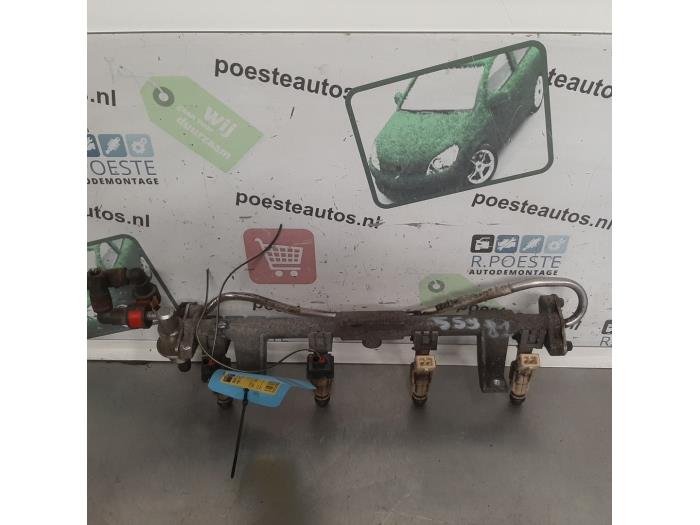 Usagé Système d'injection Ford Focus 1 2.0 16V Prix € 30,00 Règlement à la marge proposé par Autodemontagebedrijf R. Poeste B.V.