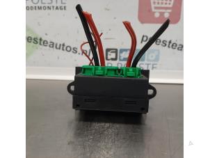 Used Heater resistor Citroen C5 I Berline (DC) 2.0 16V Price € 20,00 Margin scheme offered by Autodemontagebedrijf R. Poeste B.V.