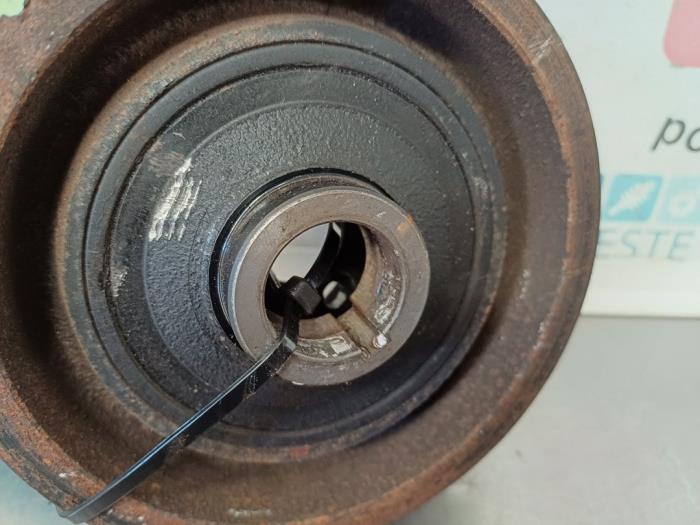 Crankshaft pulley from a Daihatsu Cuore (L251/271/276) 1.0 12V DVVT 2002