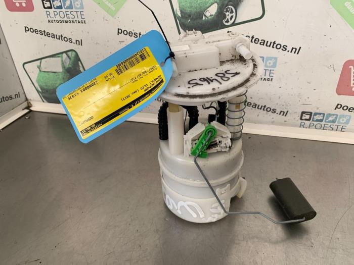 Petrol pump from a Renault Clio IV (5R) 0.9 Energy TCE 90 12V 2017