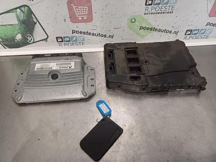 Used Engine management computer Renault Megane II (LM) 1.4 16V 82 Price € 150,00 Margin scheme offered by Autodemontagebedrijf R. Poeste B.V.