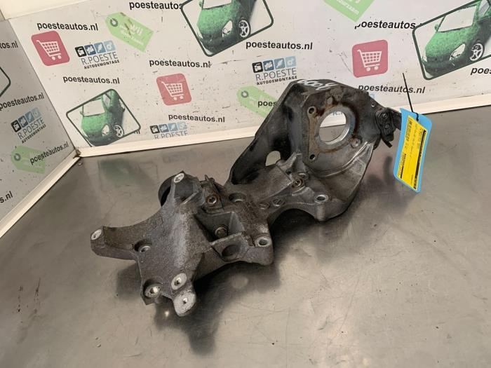 Usagé Support dynamo bas Volkswagen Polo V (6R) 1.6 TDI 16V 90 Prix € 35,00 Règlement à la marge proposé par Autodemontagebedrijf R. Poeste B.V.