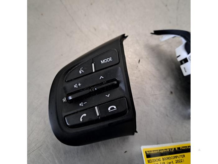 Usagé Commande ordinateur de bord Hyundai i10 1.0 12V Prix € 65,00 Règlement à la marge proposé par Autodemontagebedrijf R. Poeste B.V.