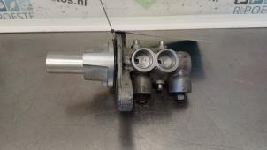Używane Glówny cylinder hamulcowy Fiat Punto Evo (199) 1.4 Cena € 20,00 Procedura marży oferowane przez Autodemontagebedrijf R. Poeste B.V.