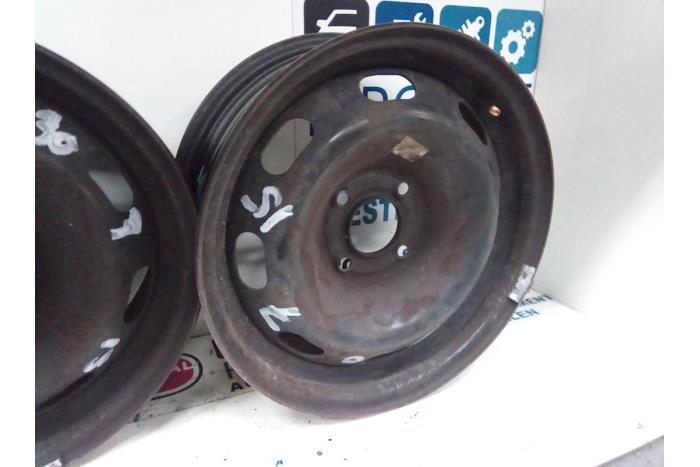 Set of wheels from a Peugeot 307 (3A/C/D) 1.4 16V 2003