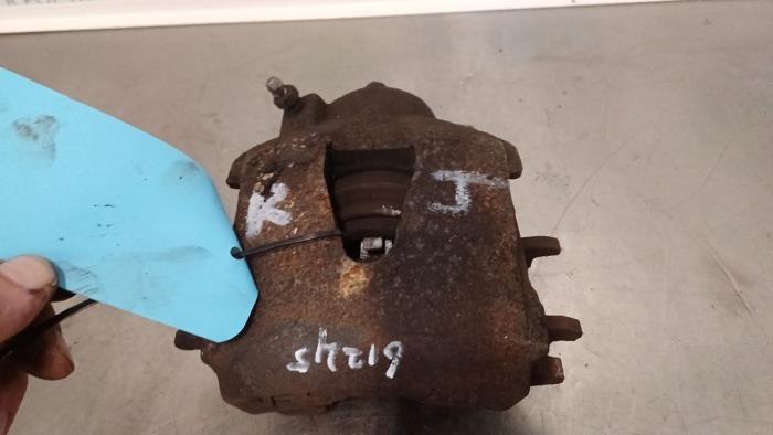 Begagnade Främre bromsok, höger Seat Ibiza III (6L1) 1.2 12V Pris € 30,00 Marginaltabell erbjuds av Autodemontagebedrijf R. Poeste B.V.