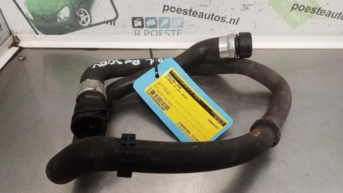 Begagnade Främre bromsslang Citroen C3 (SC) 1.2 VTi 82 12V Pris € 20,00 Marginaltabell erbjuds av Autodemontagebedrijf R. Poeste B.V.