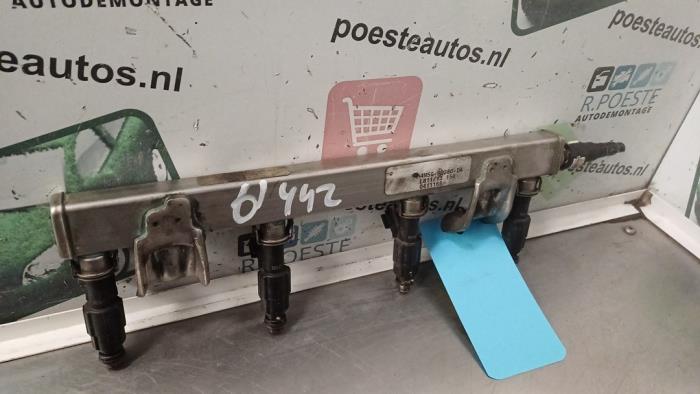 Usagé Système d'injection Ford Mondeo III 2.0 16V Prix € 30,00 Règlement à la marge proposé par Autodemontagebedrijf R. Poeste B.V.