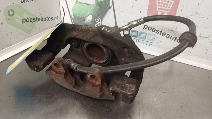 Gebrauchte Bremszange links vorne BMW 3 serie Touring (E46/3) 316i 16V Preis € 20,00 Margenregelung angeboten von Autodemontagebedrijf R. Poeste B.V.