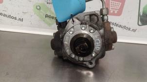 Used Mechanical fuel pump Toyota Avensis Wagon (T25/B1E) 2.2 D-4D 16V Price € 75,00 Margin scheme offered by Autodemontagebedrijf R. Poeste