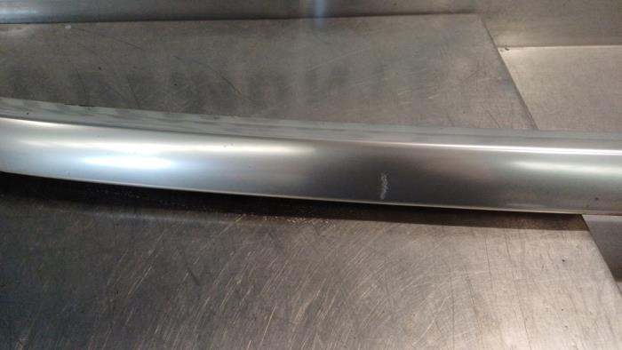 Roof rail, right from a Renault Captur II (RJB) 1.3 Mild Hybrid 140, TCe 140 16V 2022