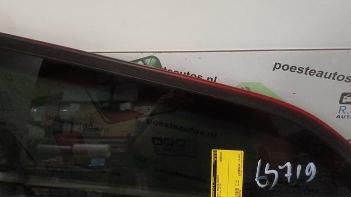Trójkatna szyba prawy tyl z Ford Fiesta 6 (JA8) 1.6 16V Sport 2012