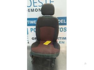 Używane Fotel prawy Hyundai Atos 1.1 12V Cena € 40,00 Procedura marży oferowane przez Autodemontagebedrijf R. Poeste B.V.
