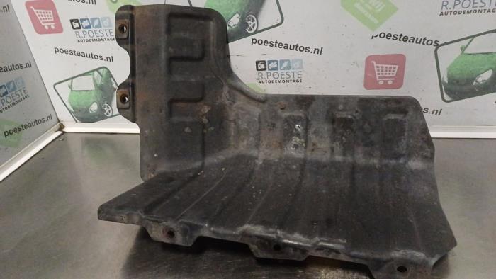 Używane Nadkole Kia Soul I (AM) 1.6 CVVT 16V Cena € 20,00 Procedura marży oferowane przez Autodemontagebedrijf R. Poeste B.V.