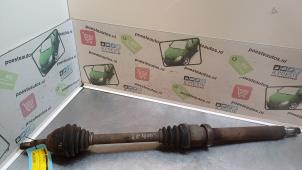 Used Front drive shaft, right Ford Focus 1 1.6 16V Price € 30,00 Margin scheme offered by Autodemontagebedrijf R. Poeste