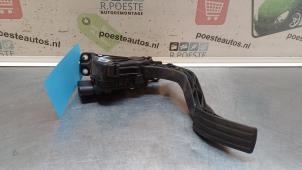 Used Accelerator pedal Ford Fusion 1.4 16V Price € 20,00 Margin scheme offered by Autodemontagebedrijf R. Poeste B.V.