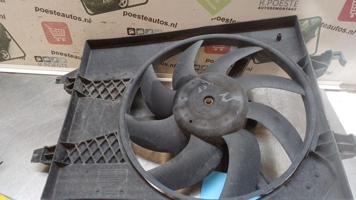 Radiator fan from a Ford Fusion 1.4 16V 2003