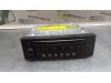Radio CD player from a Citroen C4 Coupé (LA), 2004 / 2011 1.4 16V, Hatchback, 2-dr, Petrol, 1.360cc, 65kW (88pk), FWD, ET3J4; KFU, 2004-11 / 2011-07, LAKFU 2006