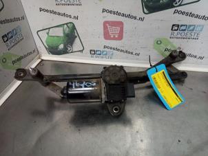 Used Wiper motor + mechanism Kia Picanto (BA) 1.0 12V Price € 30,00 Margin scheme offered by Autodemontagebedrijf R. Poeste B.V.