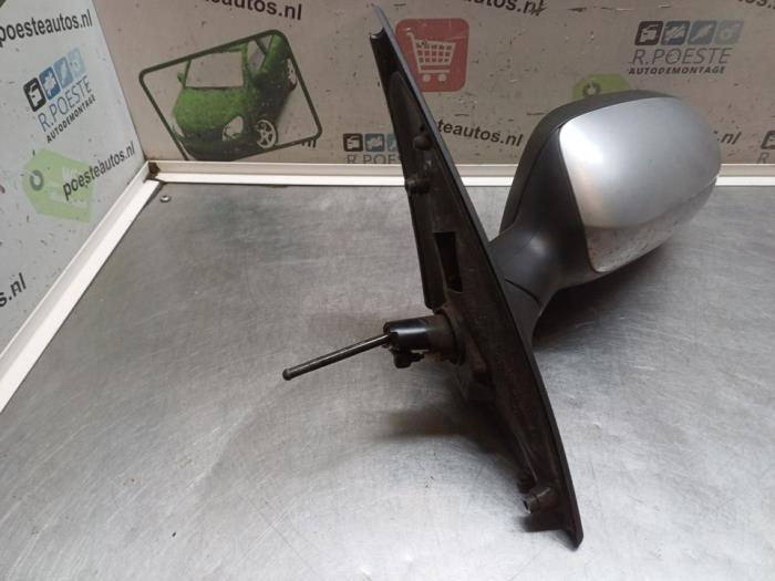 Wing mirror, left from a Opel Corsa C (F08/68) 1.2 16V 2003