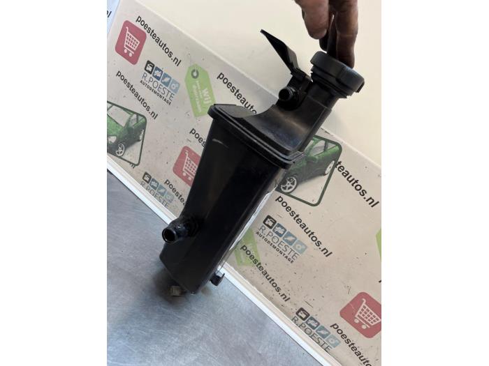 Expansion vessel from a BMW 3 serie (E46/2) 320 Ci 24V 2000