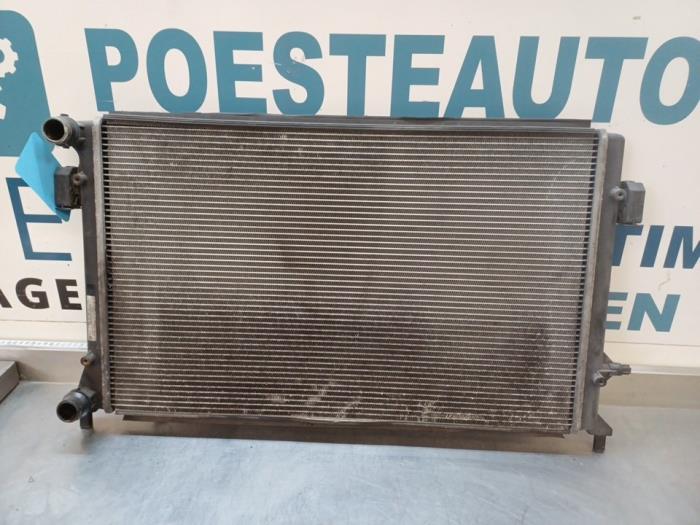 Usagé Radiateur Volkswagen Golf V (1K1) 2.0 FSI 16V Prix € 30,00 Règlement à la marge proposé par Autodemontagebedrijf R. Poeste B.V.