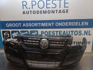 Używane Zderzak przedni Volkswagen Polo IV (9N1/2/3) 1.4 16V 75 Cena € 100,00 Procedura marży oferowane przez Autodemontagebedrijf R. Poeste B.V.