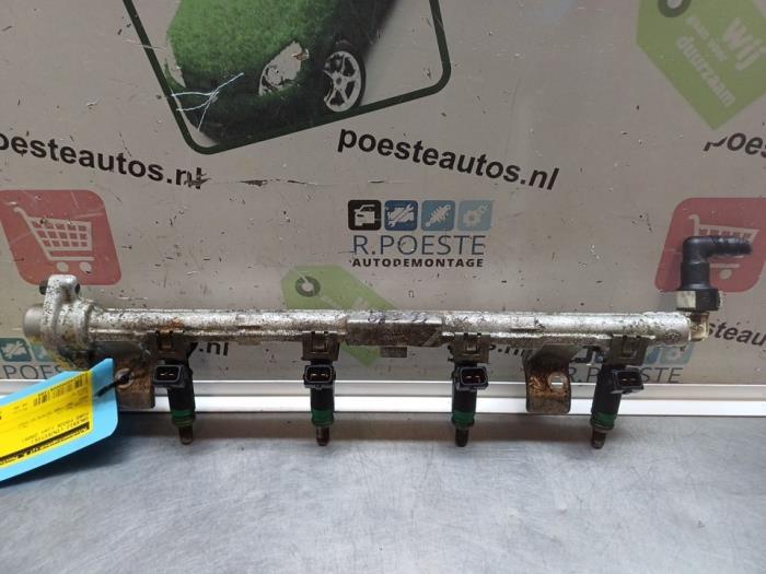 Usagé Système d'injection Ford Focus 2 1.4 16V Prix € 30,00 Règlement à la marge proposé par Autodemontagebedrijf R. Poeste B.V.
