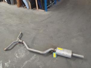 Used Exhaust middle silencer Opel Vectra C GTS 2.2 DIG 16V Price € 40,00 Margin scheme offered by Autodemontagebedrijf R. Poeste B.V.