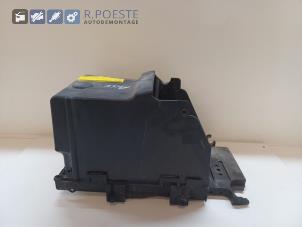 Usagé Boîtier de batterie Ford S-Max (GBW) 2.0 TDCi 16V 140 Prix € 30,00 Règlement à la marge proposé par Autodemontagebedrijf R. Poeste B.V.