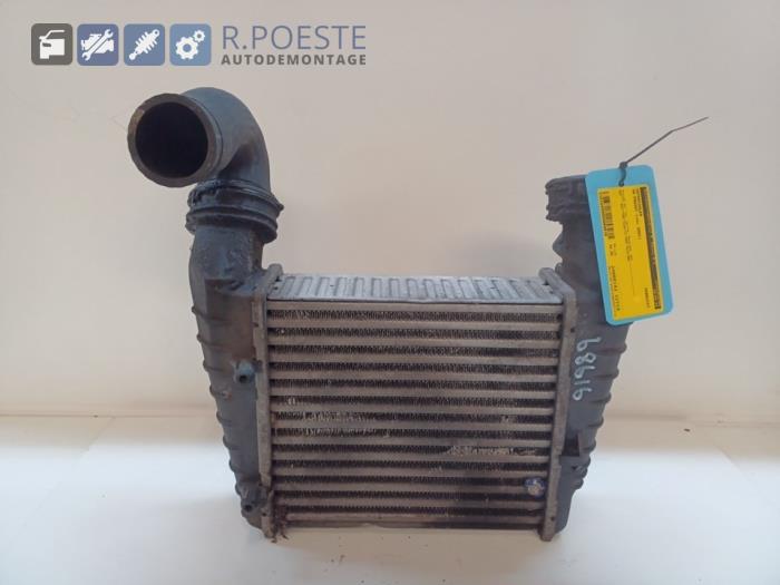 Usados Intercooler Volkswagen Passat Variant (3B6) 1.8 Turbo 20V Precio € 20,00 Norma de margen ofrecido por Autodemontagebedrijf R. Poeste B.V.
