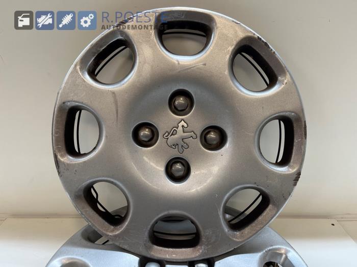 Wheel cover set from a Peugeot 206 (2A/C/H/J/S) 1.4 XR,XS,XT,Gentry 2008
