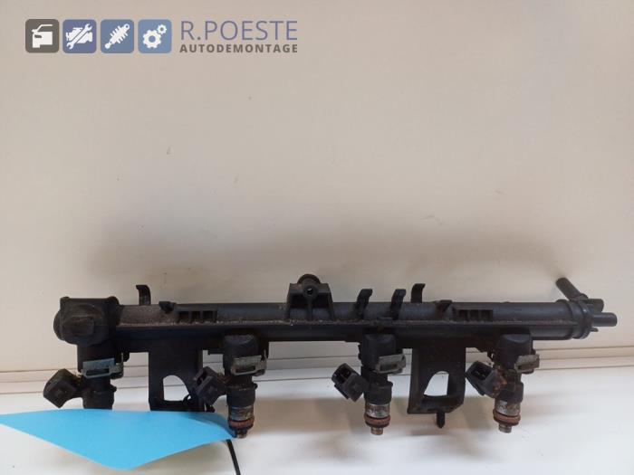Usagé Système d'injection Renault Twingo (C06) 1.2 16V Prix € 30,00 Règlement à la marge proposé par Autodemontagebedrijf R. Poeste B.V.