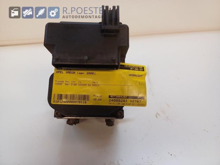 Begagnade ABS-pump Opel Omega B Caravan (21/22/23) 2.2 16V Pris € 42,00 Marginaltabell erbjuds av Autodemontagebedrijf R. Poeste B.V.