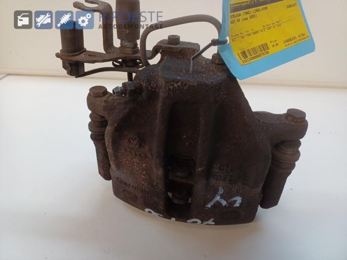Gebrauchte Bremszange links vorne Audi A4 Avant (B6) 1.6 Preis € 30,00 Margenregelung angeboten von Autodemontagebedrijf R. Poeste B.V.