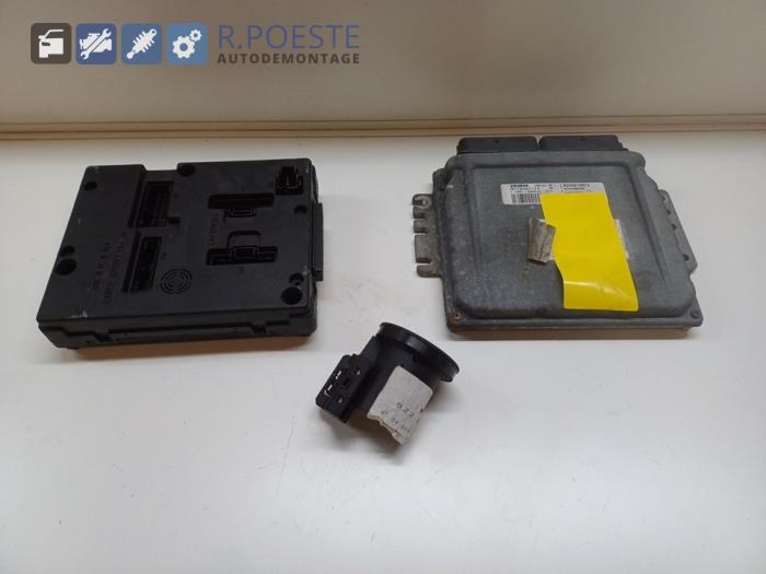Used Engine management computer Renault Scénic I (JA) 1.6 16V Price € 100,00 Margin scheme offered by Autodemontagebedrijf R. Poeste B.V.