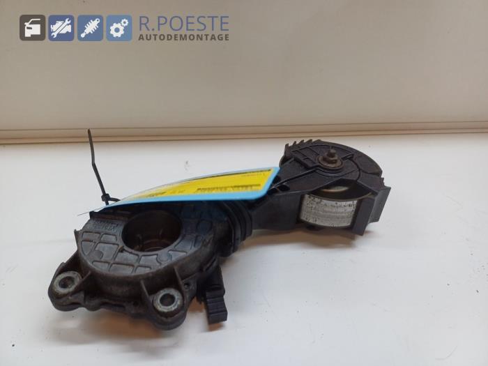 Usados Tensor correa múltiple Peugeot 207 SW (WE/WU) 1.4 16V Vti Precio € 20,00 Norma de margen ofrecido por Autodemontagebedrijf R. Poeste B.V.