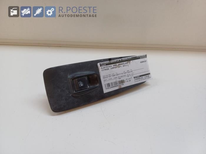Usados Interruptor de ventanilla eléctrica Citroen Jumper (U9) 3.0 HDi 145 Euro 5 Precio € 15,00 Norma de margen ofrecido por Autodemontagebedrijf R. Poeste B.V.