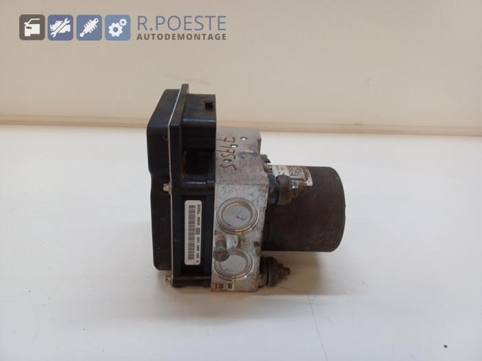 Used ABS pump Citroen Jumper (U9) 3.0 HDi 145 Euro 5 Price € 75,00 Margin scheme offered by Autodemontagebedrijf R. Poeste B.V.