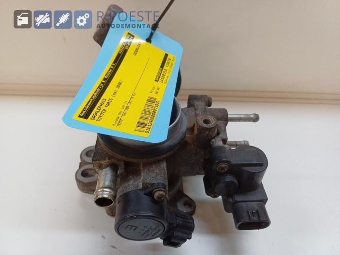 Gebrauchte Drosselklappengehäuse Toyota Yaris (P1) 1.0 16V VVT-i Preis € 30,00 Margenregelung angeboten von Autodemontagebedrijf R. Poeste B.V.