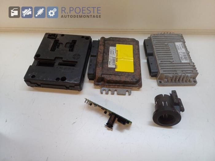 Used Engine management computer Renault Megane (EA) 1.6 16V Sport Price € 100,00 Margin scheme offered by Autodemontagebedrijf R. Poeste B.V.